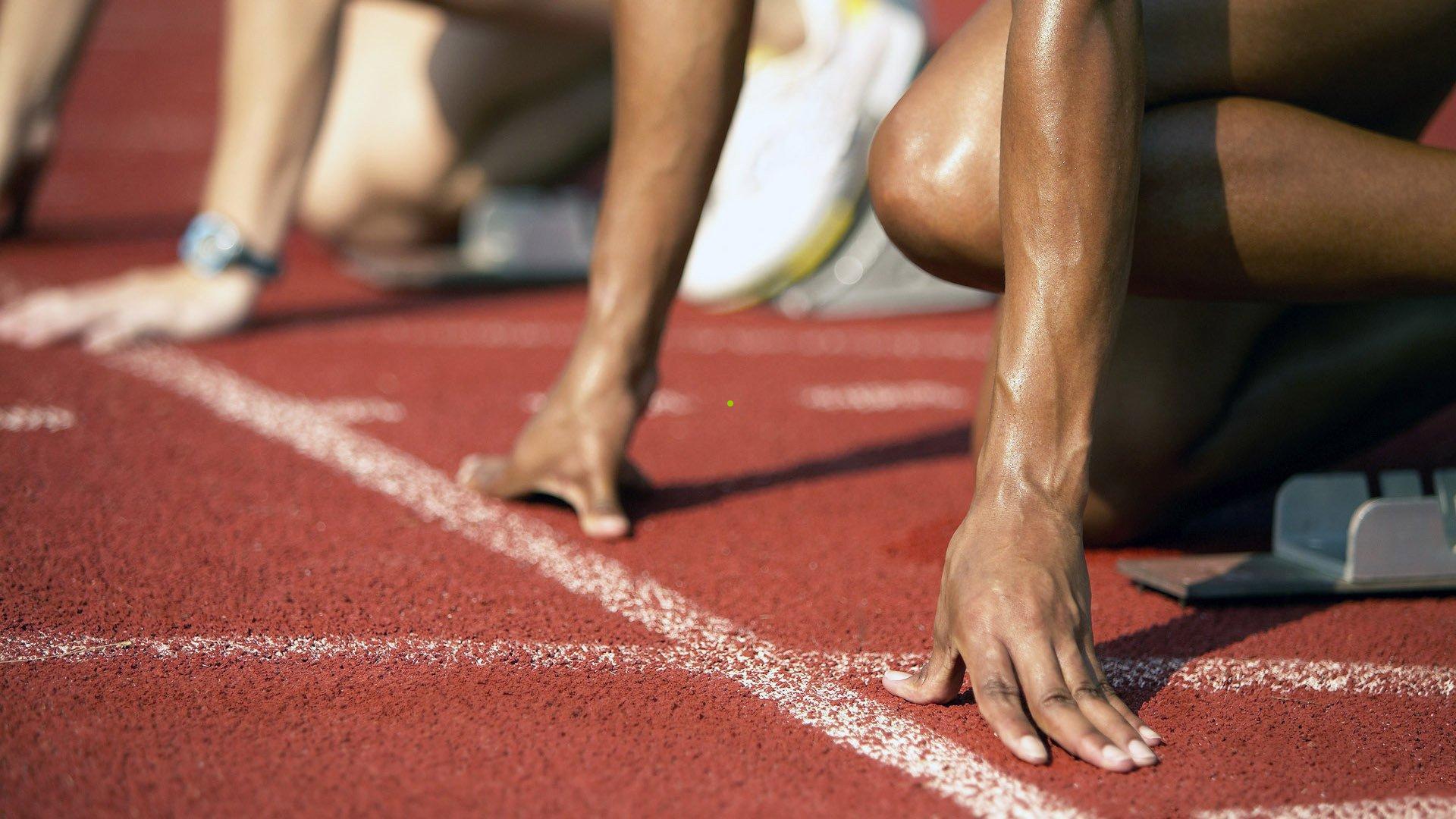 马奎斯赛场致敬梅西，模仿举衣庆祝动作，坦言足球巨星是毕生榜样