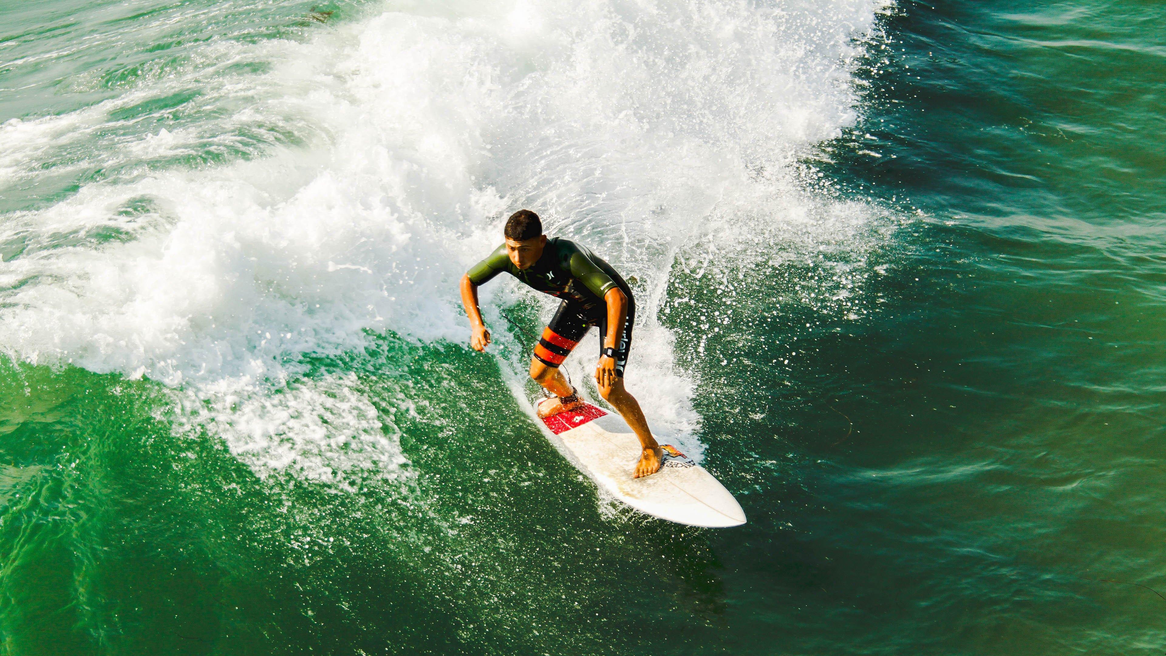 董方卓质疑C罗历史地位，世界杯缺失成硬伤，半世纪后进球数或遭遗忘
